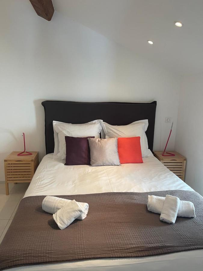 Grand appartement style loft bord de mer Propriano  Buitenkant foto